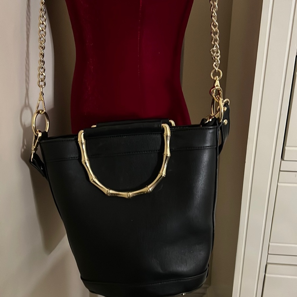 Black bucket purse